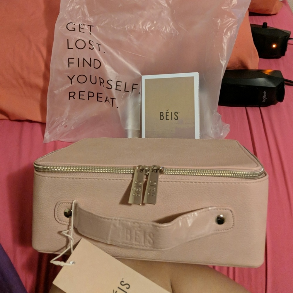 Beis travel cosmetic case